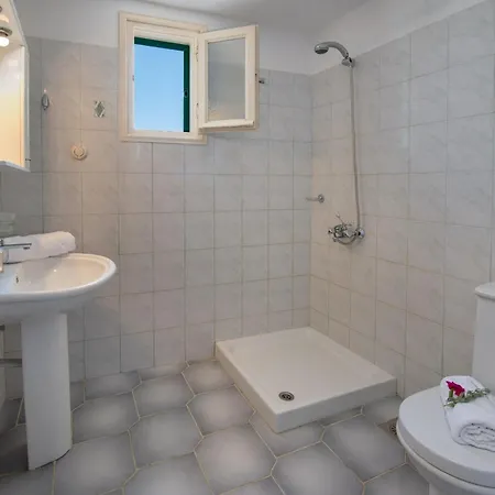 Thea Antonis Villa Gaios